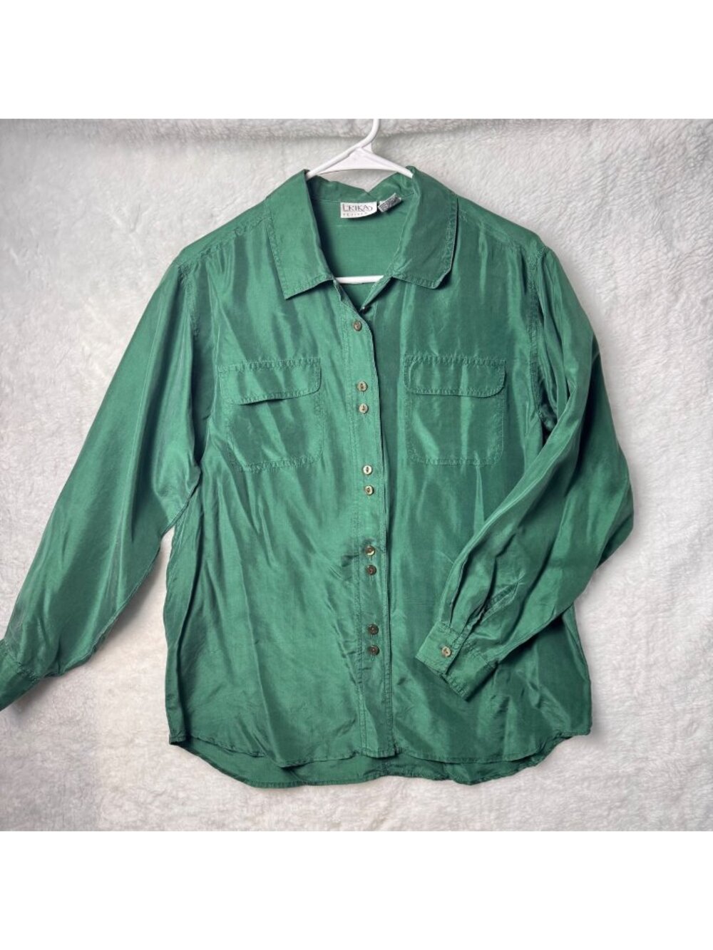 Vintage Erika Petites small green 100% silk blouse button front